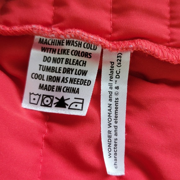 Ventures Endurance Wonder Woman Run Series Puffer Jacket Womens Medium Blue Red - Picture 5 of 7